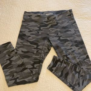 Camo leggings
